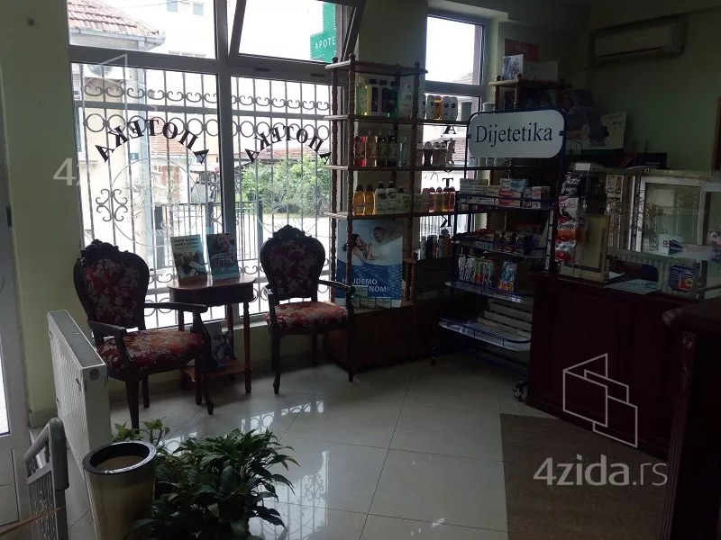 Lokal | 4zida