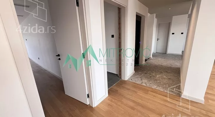 Petosoban stan | 4zida