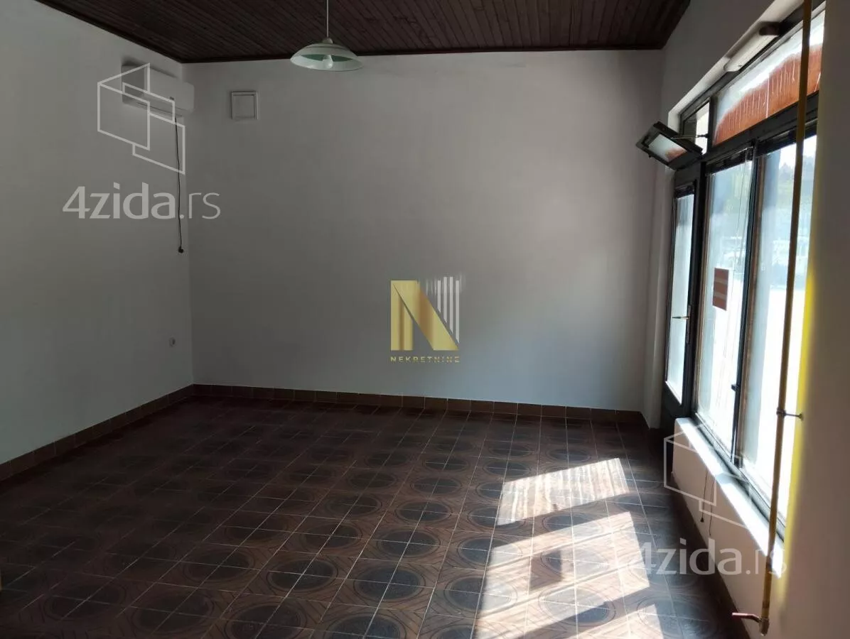 Lokal | 4zida