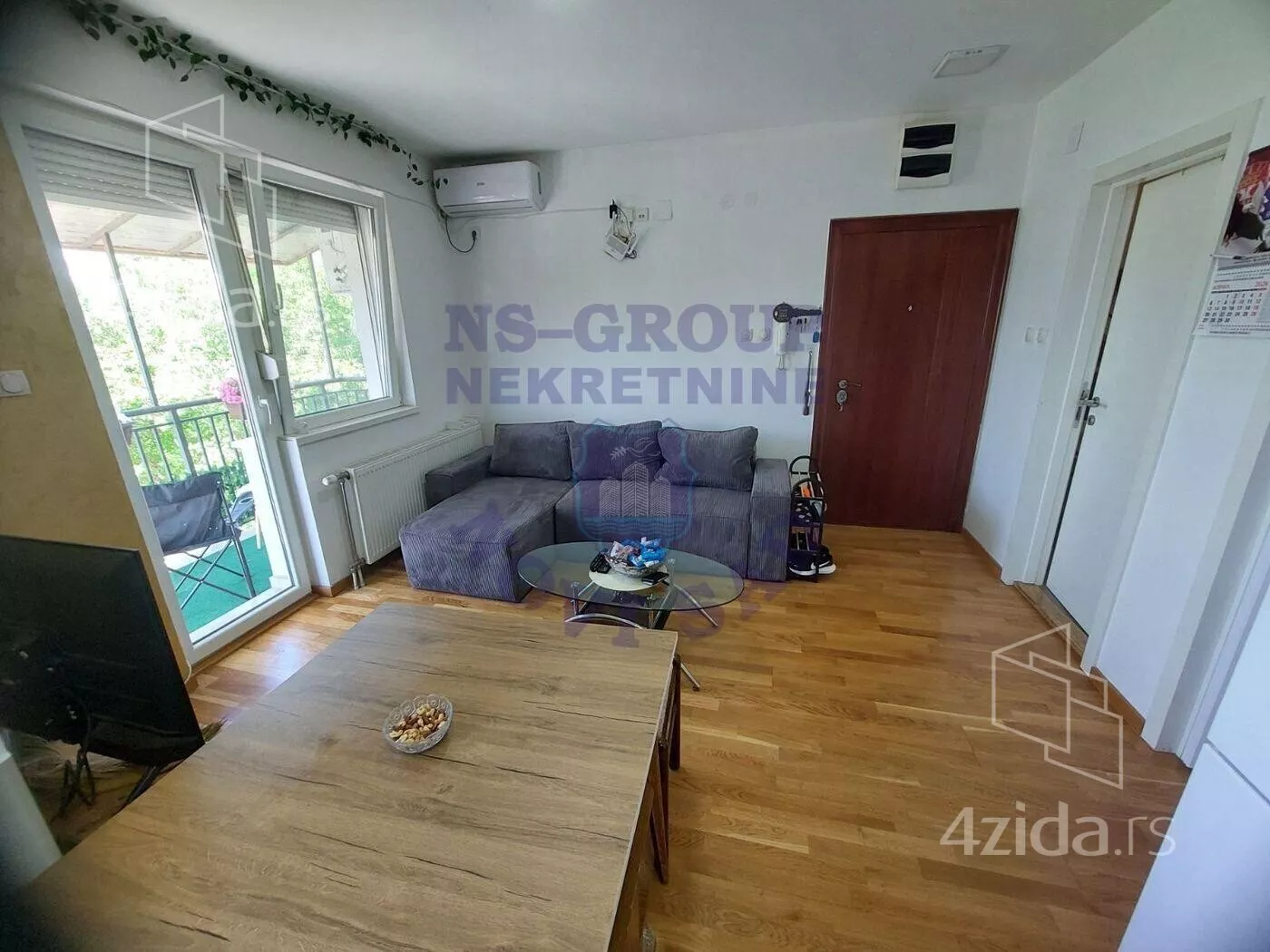 Jednoiposoban stan | 4zida