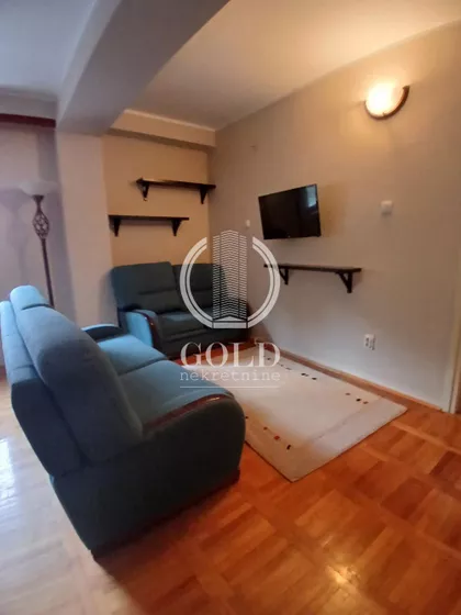 Pavla Papa | 4zida.rs