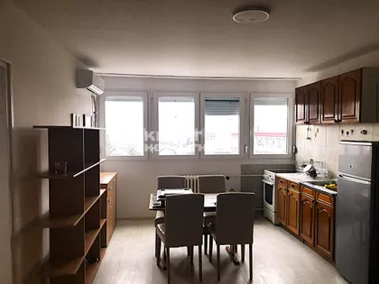 Ustanička | 4zida.rs