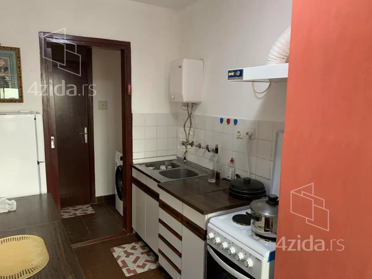 Petosoban stan | 4zida