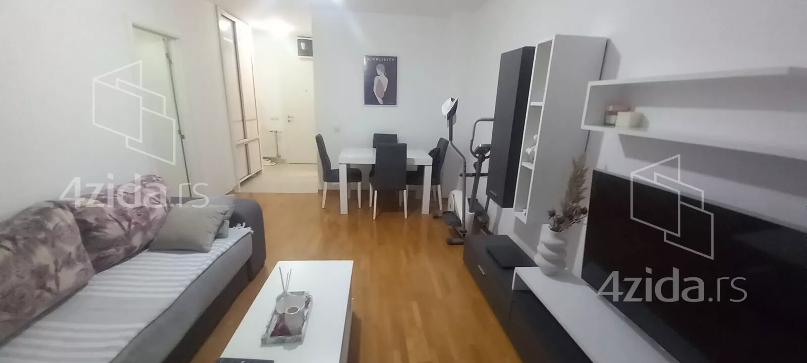 Jednoiposoban stan | 4zida