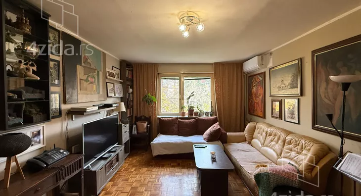 Četvoroiposoban stan | 4zida