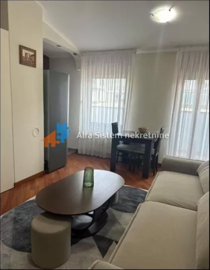 Vukov Spomenik | 4zida.rs