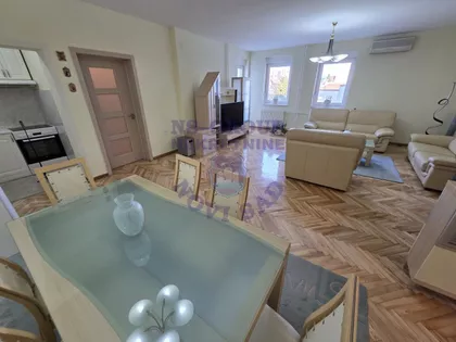 Cara Dušana | 4zida.rs