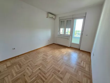 Vašarište | 4zida.rs