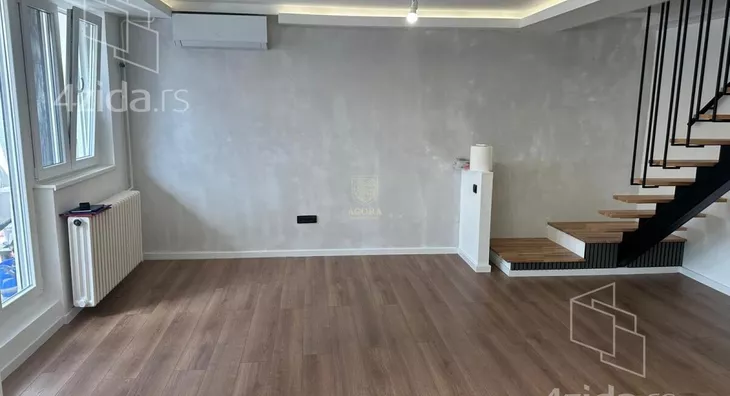 Četvoroiposoban stan | 4zida