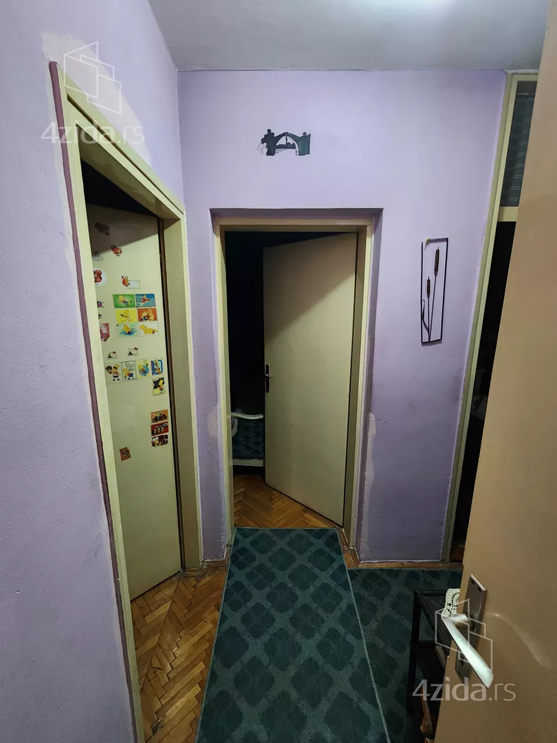 Petoiposoban stan | 4zida