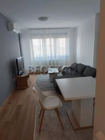 Peke Dapcevica | 4zida.rs