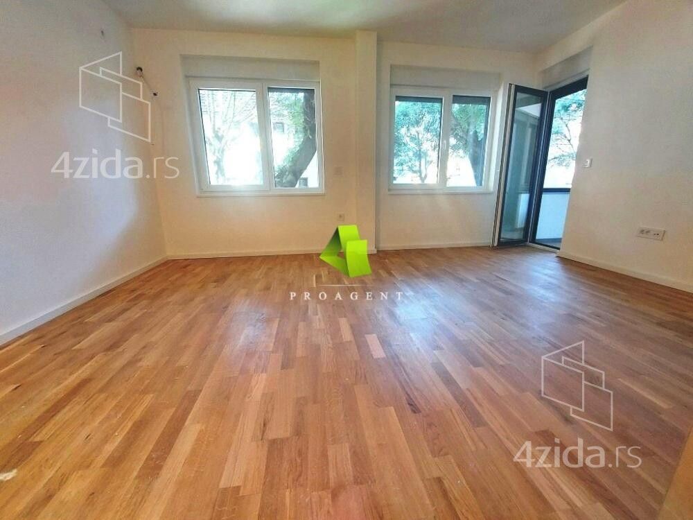 Commercial space for rent, Center, 450€, 61m² — photo