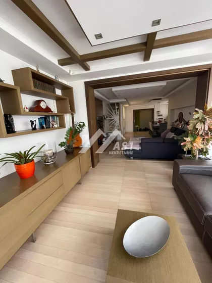 Milana Konjevića | 4zida.rs