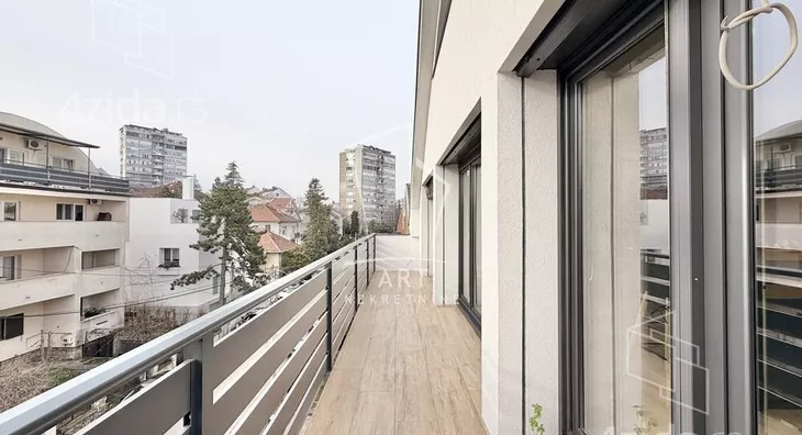 Troiposoban stan | 4zida