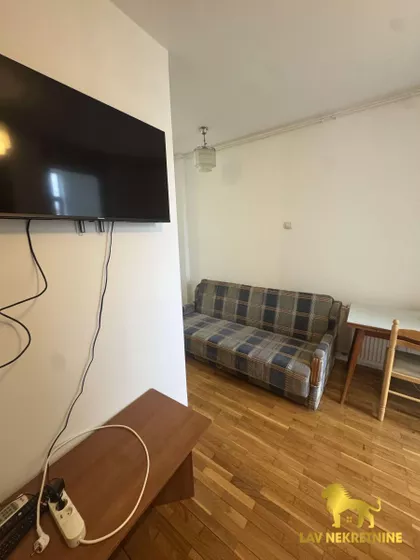 MOMČILA TAPAVICE | 4zida.rs