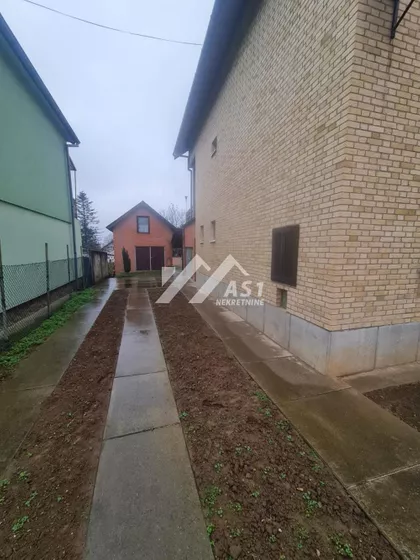 SLAVKA RODICA | 4zida.rs