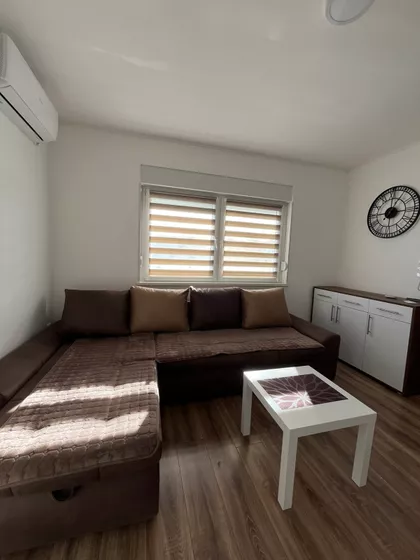 Slavuja Hadžića | 4zida.rs