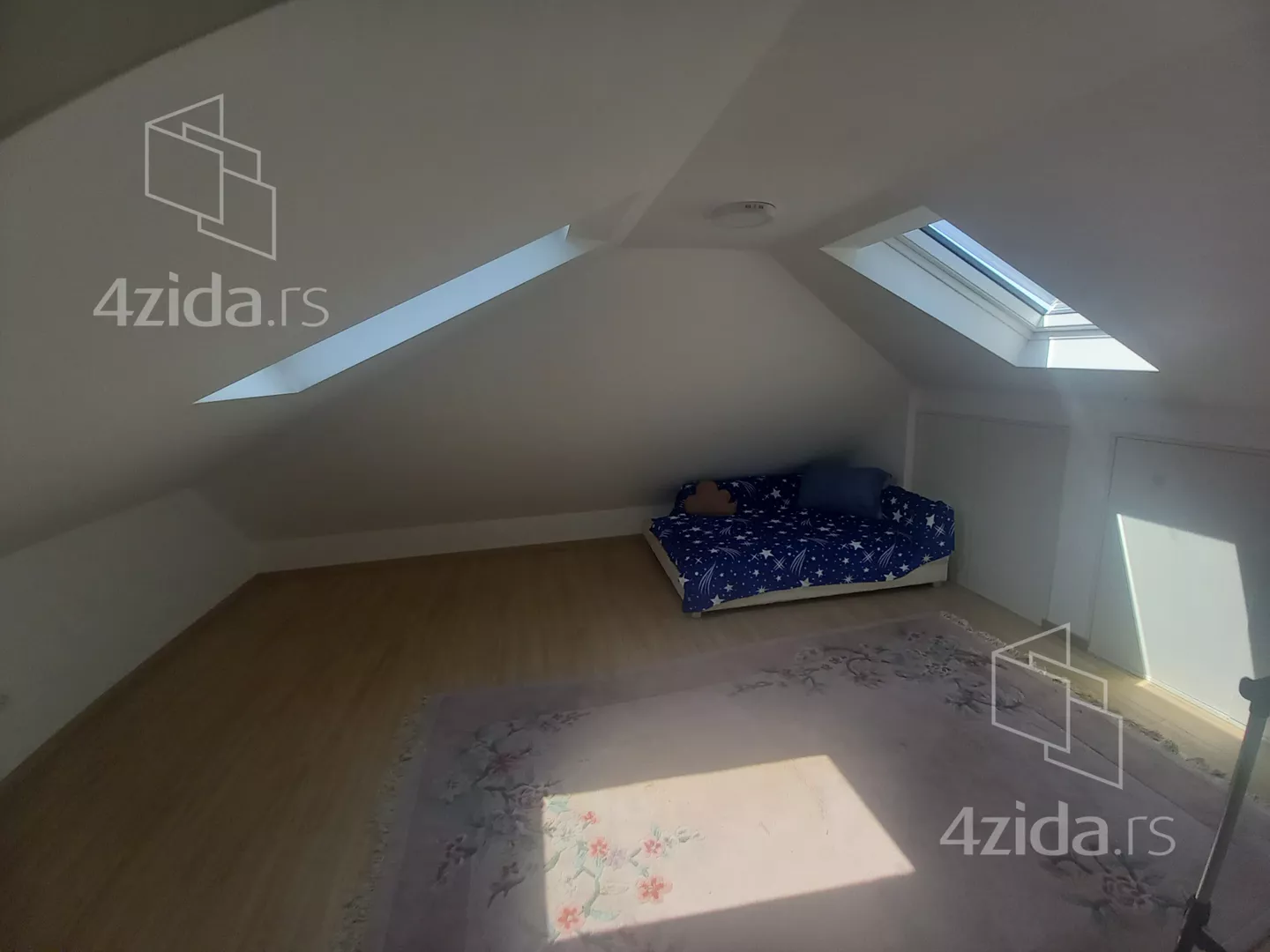 Četvoroiposoban stan | 4zida