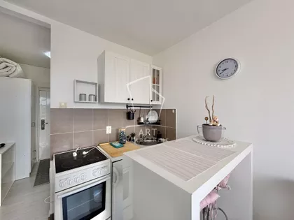 Radnih akcija | 4zida.rs