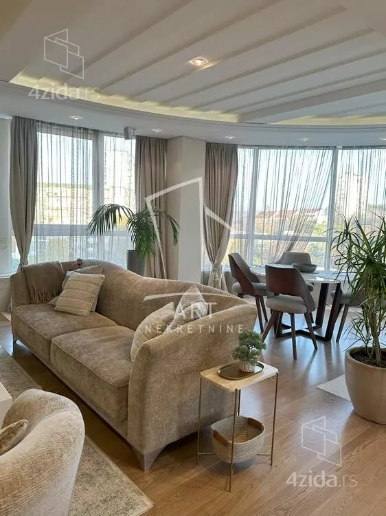 Petosoban stan | 4zida