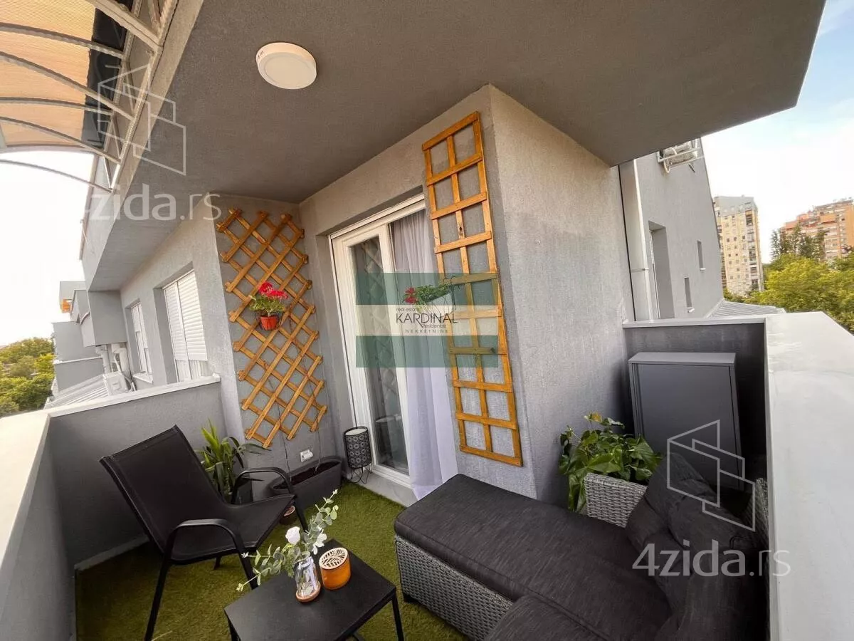 Petosoban stan | 4zida