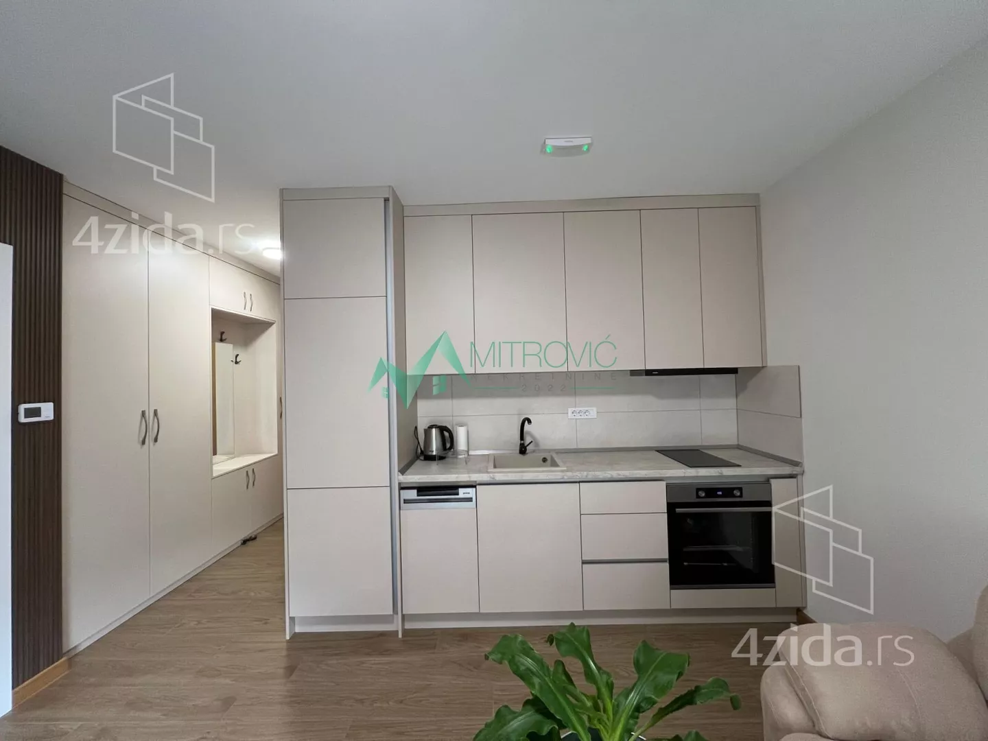 Jednoiposoban stan | 4zida