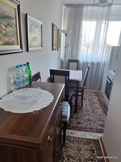 Pariske komune | 4zida.rs