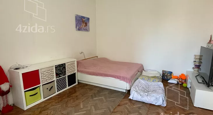 Četvoroiposoban stan | 4zida