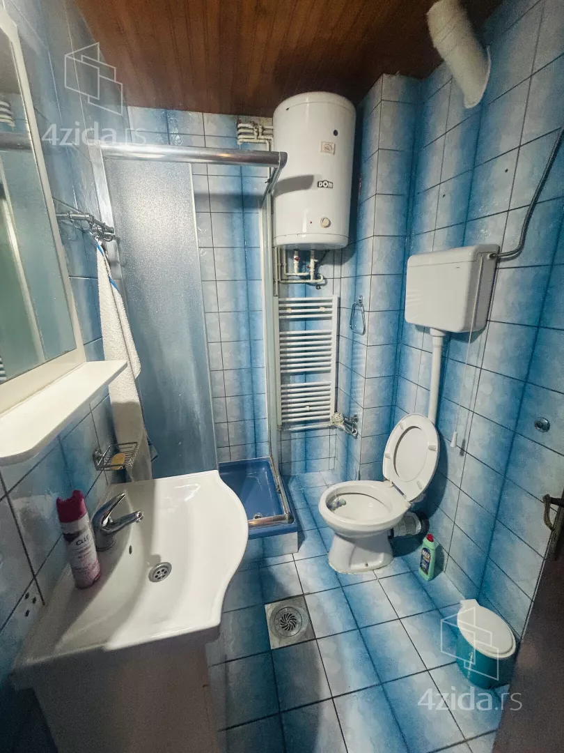 Petosoban stan | 4zida