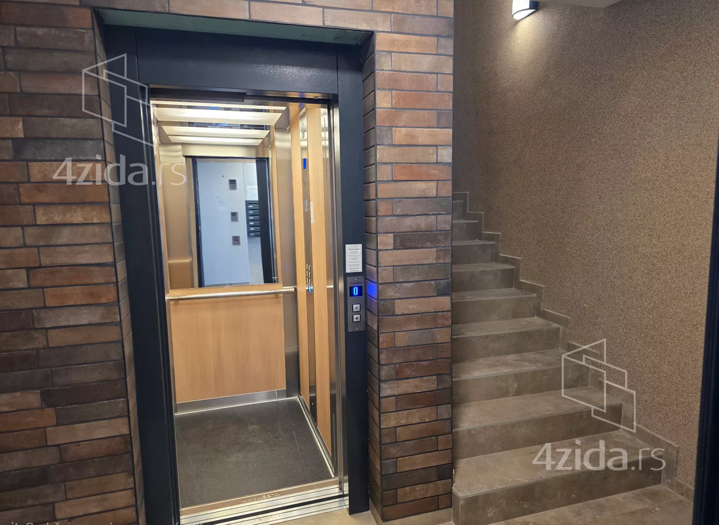 Jednoiposoban stan | 4zida