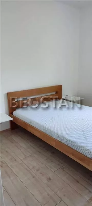 Zivka Petrovica | 4zida.rs