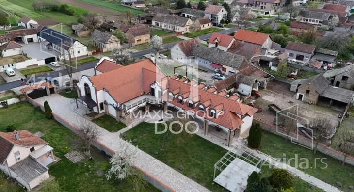 Šestoiposoban stan | 4zida