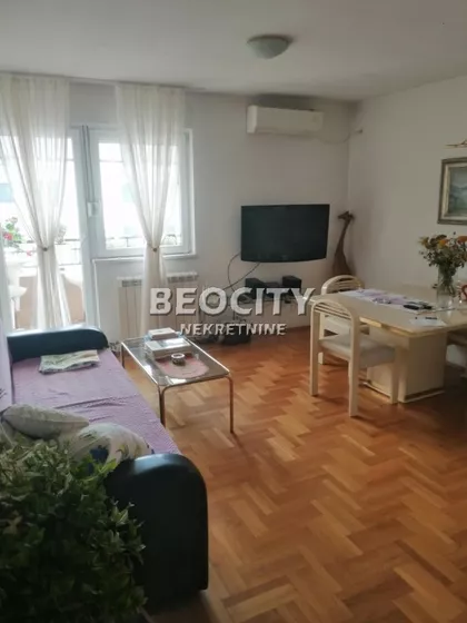 Milana Rakića | 4zida.rs