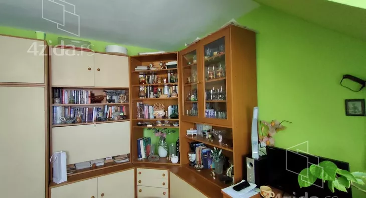 Šestosoban stan | 4zida