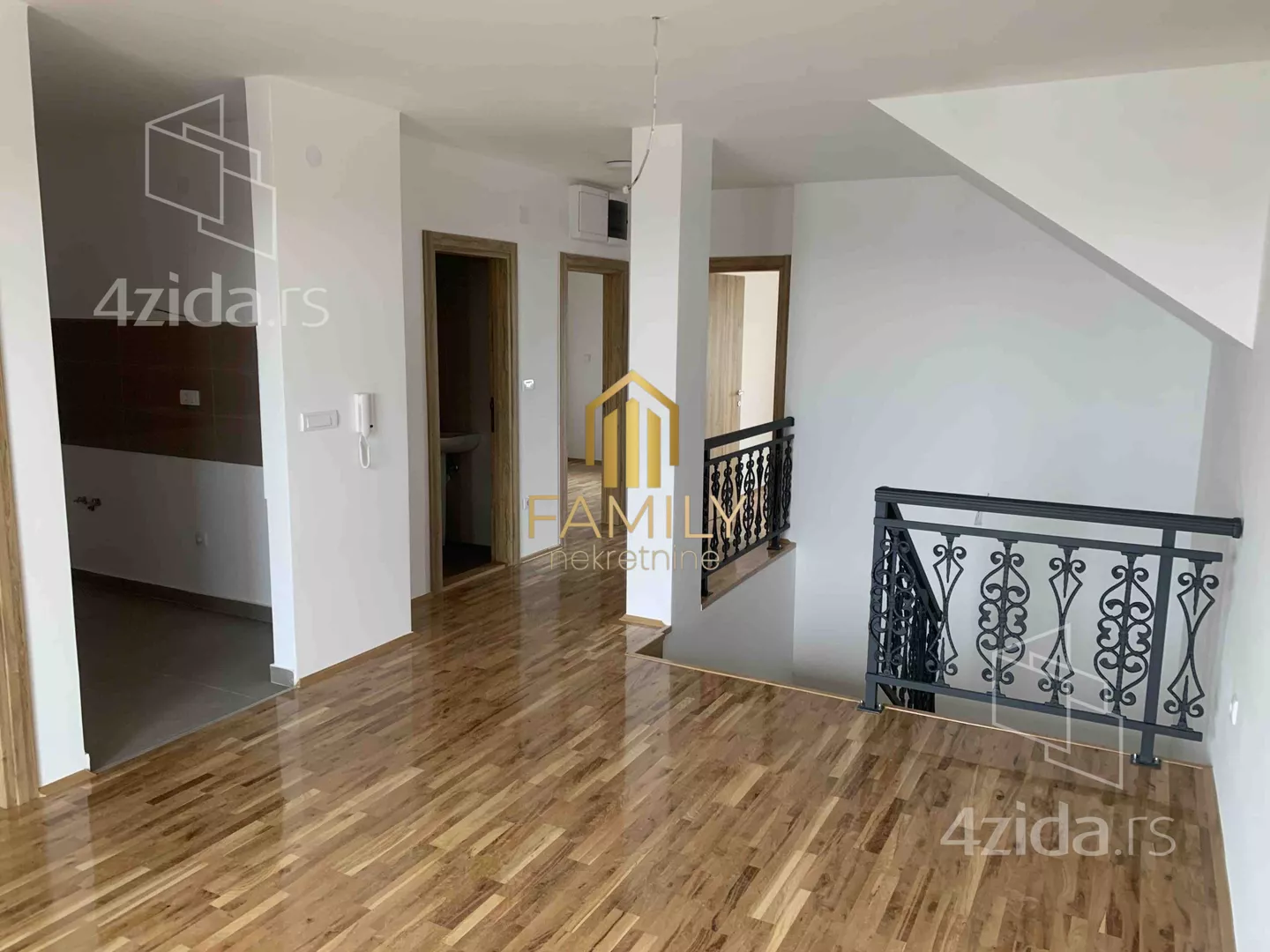Troiposoban stan | 4zida