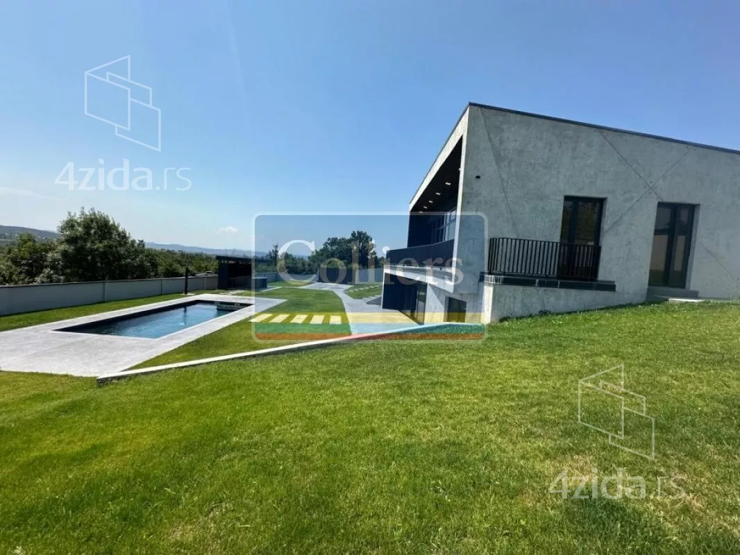 Sedmosoban stan | 4zida