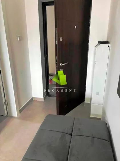 Crveni Pevac | 4zida.rs