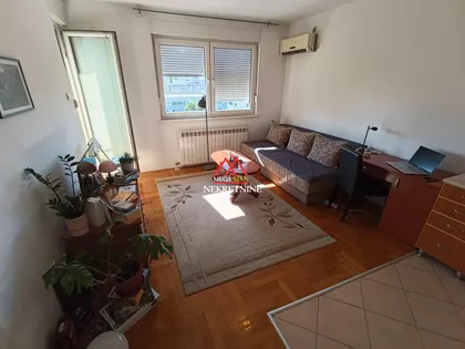 Bulevar Cara Lazara | 4zida.rs