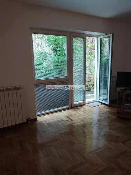 Crveni Krst Vračar | 4zida.rs