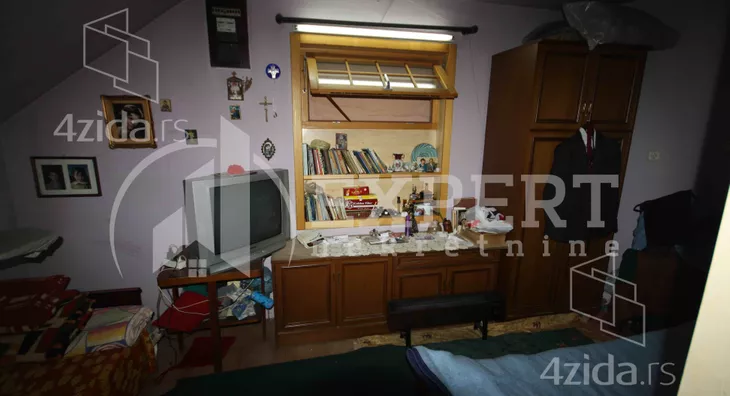 Četvoroiposoban stan | 4zida