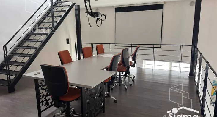 Poslovna zgrada | 4zida