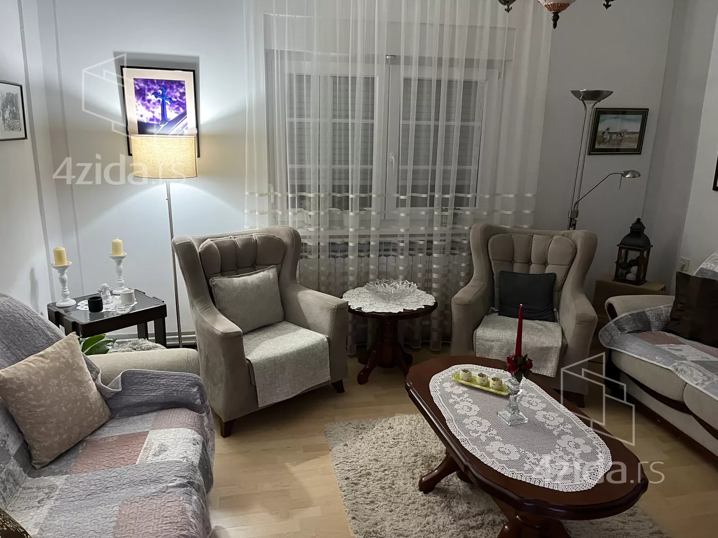 Jednoiposoban stan | 4zida