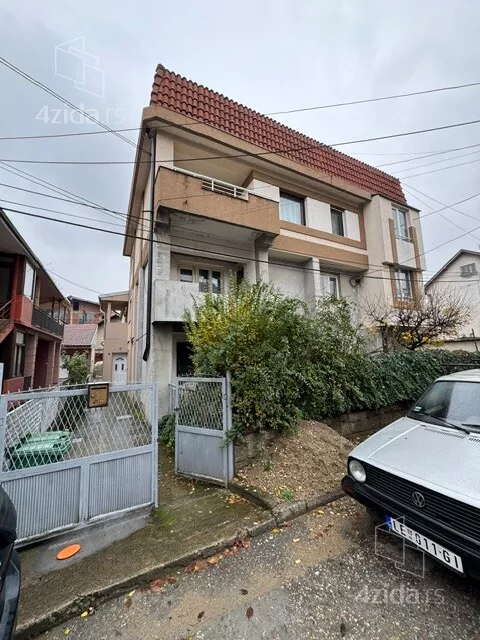 3-etažna kuća | 4zida