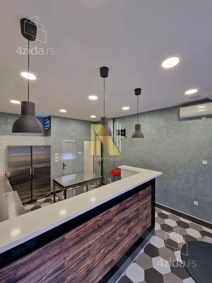 Poslovni prostor | 4zida
