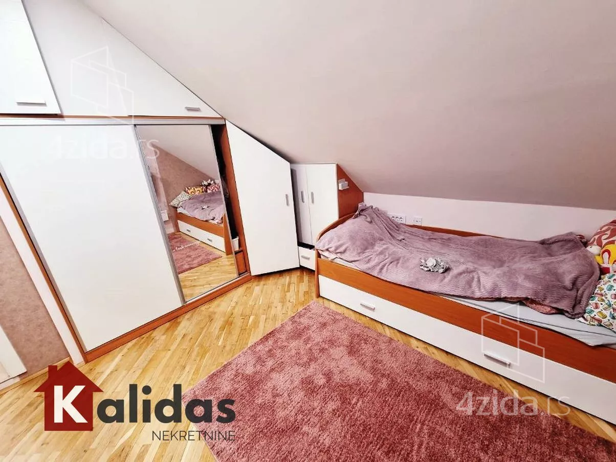 Šestosoban stan | 4zida