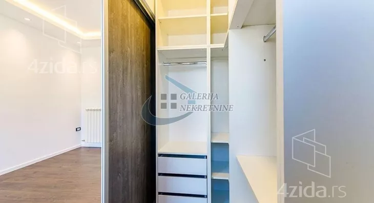 Petosoban stan | 4zida