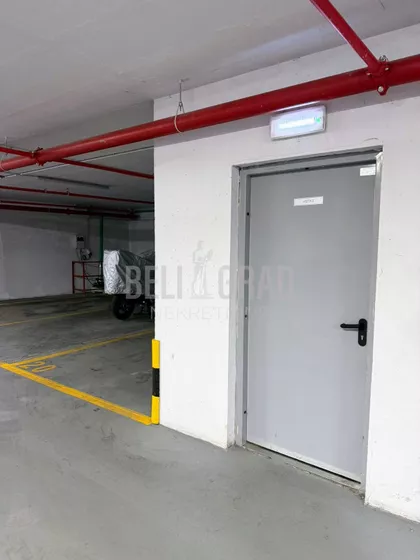 Cara Uroša | 4zida.rs