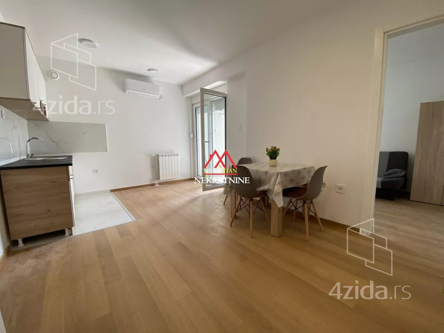 Jednoiposoban stan | 4zida