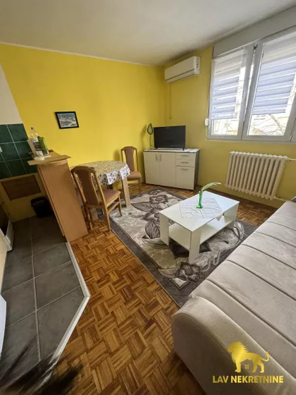 STEVANA DIVNINA BABE | 4zida.rs