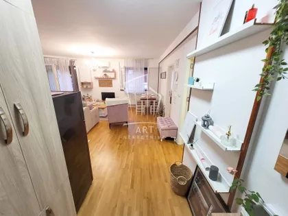 Milice Janković | 4zida.rs